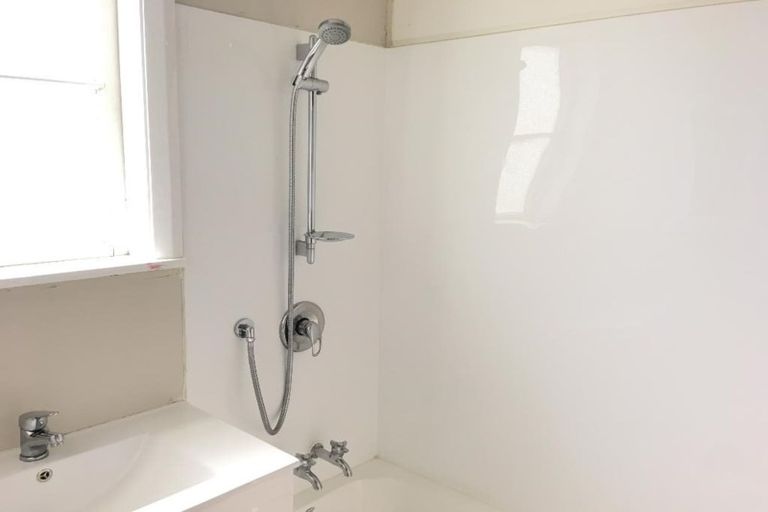 Photo of property in 202 Blenheim Road, Riccarton, Christchurch, 8041