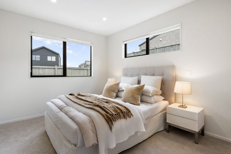 Photo of property in 55 Parkmore Drive, Rosehill, Papakura, 2113