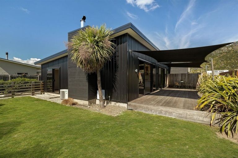 Photo of property in 3 Hebe Court, Albert Town, Wanaka, 9305