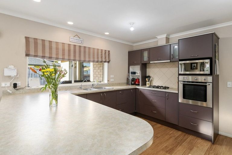 Photo of property in 29 Leanne Way, Waikanae Beach, Waikanae, 5036
