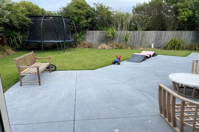 Photo of property in 15 Sweet Waters Place, Woolston, Christchurch, 8023