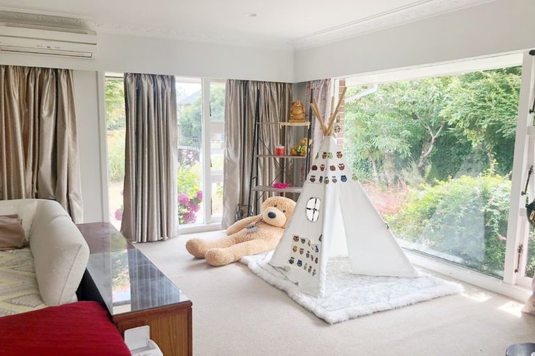 Photo of property in 56 Memorial Avenue, Ilam, Christchurch, 8053