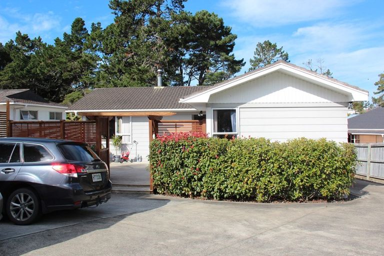 Photo of property in 14 Regency Place, Sunnynook, Auckland, 0632