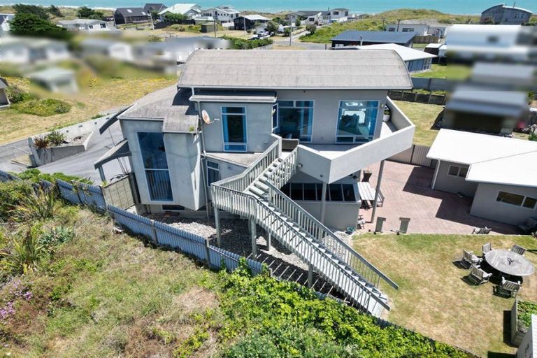 Photo of property in 9 Trafalgar Street, Foxton Beach, Foxton, 4815