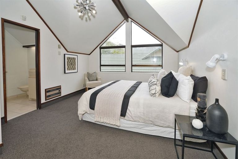 Photo of property in 23 Kensington Place, Fairfield, Hamilton, 3214