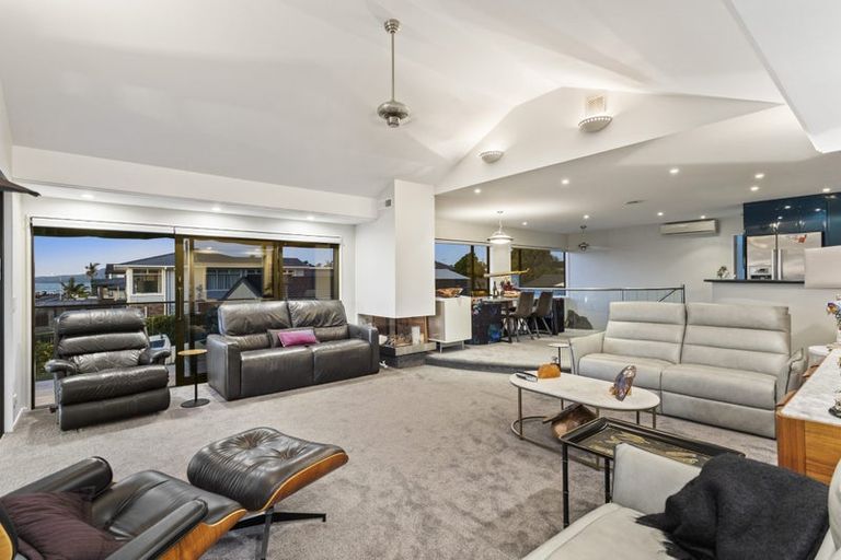 Photo of property in 14 The Parade, Bucklands Beach, Auckland, 2012