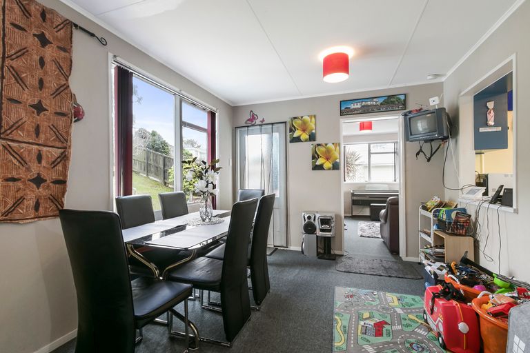 Photo of property in 31 Beaumaris Crescent, Ascot Park, Porirua, 5024