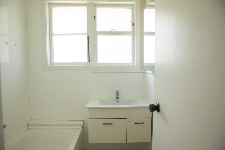 Photo of property in 45 Hillary Crescent, Belmont, Auckland, 0622