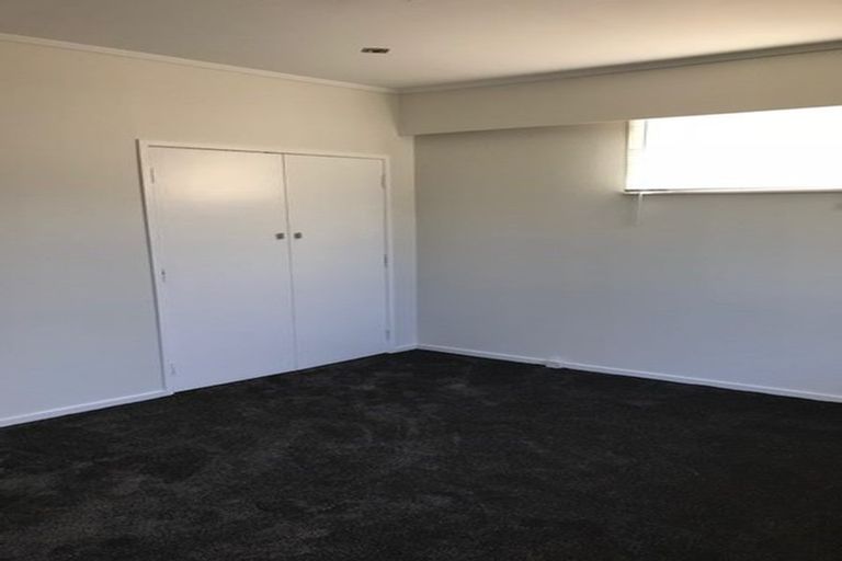 Photo of property in 23 Mirrabooka Avenue, Botany Downs, Auckland, 2010