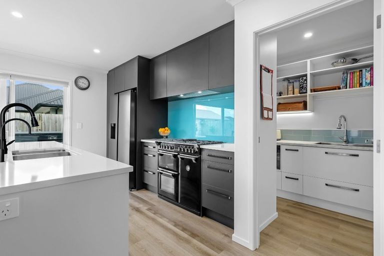 Photo of property in 10 Kaaka Street, Cambridge, 3434