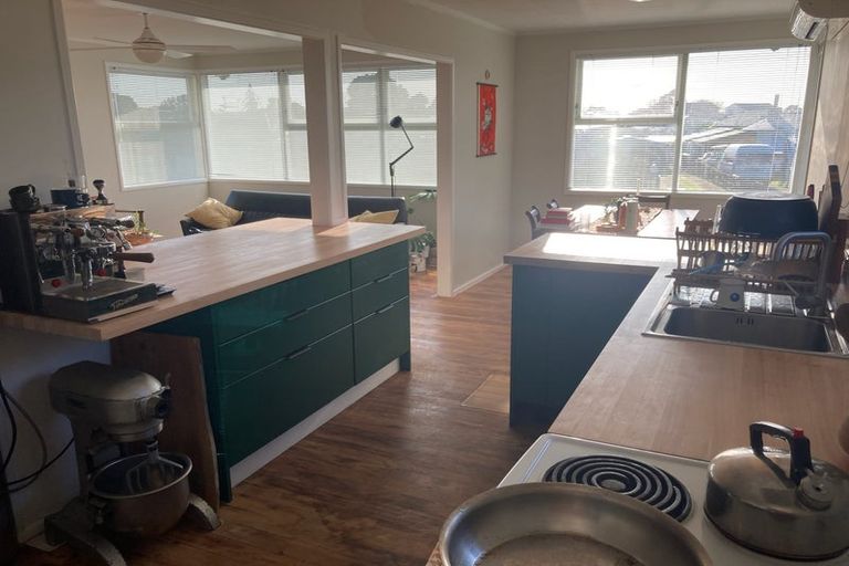 Photo of property in 12 Tinkler Place, Favona, Auckland, 2024