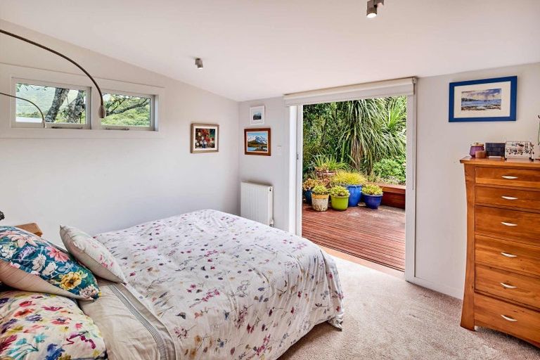 Photo of property in 4 Huntleigh Park Way, Ngaio, Wellington, 6035