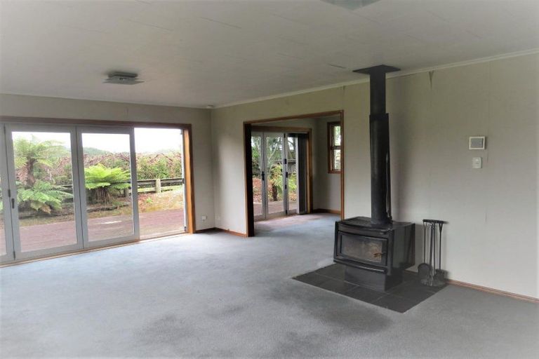 Photo of property in 524 Mountain Road, Lepperton, New Plymouth, 4373