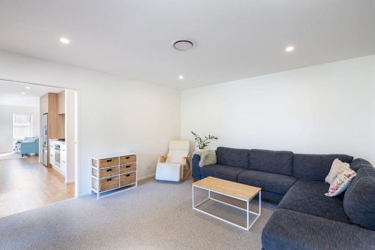 Photo of property in 37 Sycamore Grove, Lower Vogeltown, New Plymouth, 4310