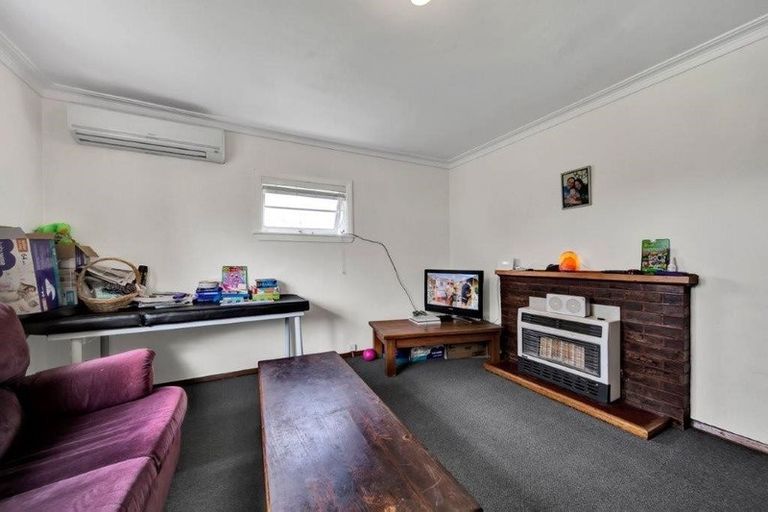 Photo of property in 13 Douglas Street, Hawera, 4610