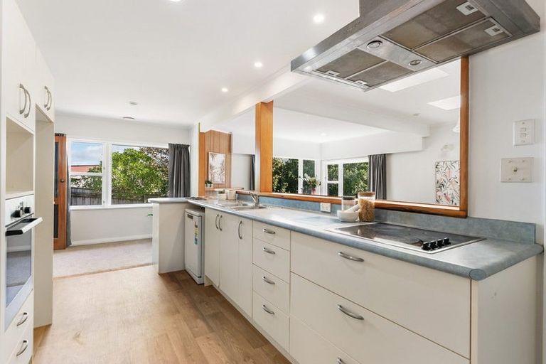 Photo of property in 30 Bassett Road, Johnsonville, Wellington, 6037