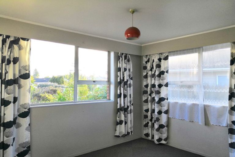 Photo of property in 143 Waimumu Road, Massey, Auckland, 0614