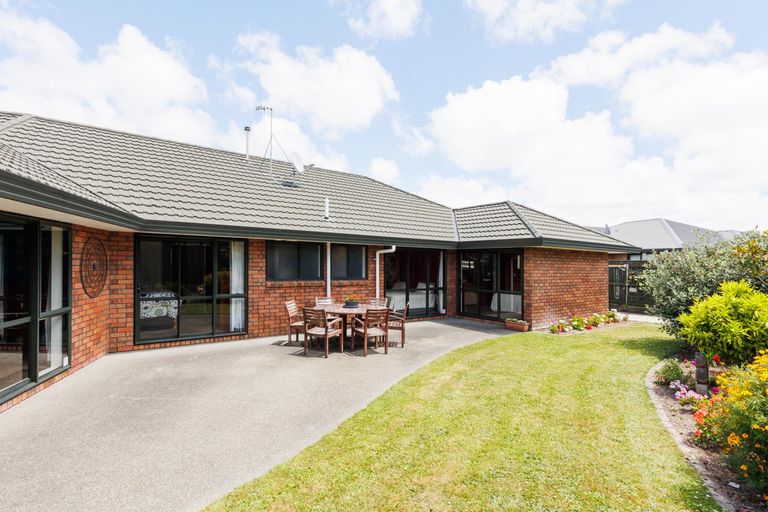 Photo of property in 2 Masefield Terrace, Kelvin Grove, Palmerston North, 4414