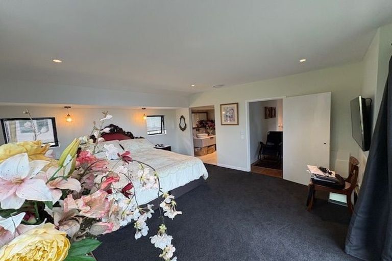 Photo of property in 15a The Strand, Takapuna, Auckland, 0622