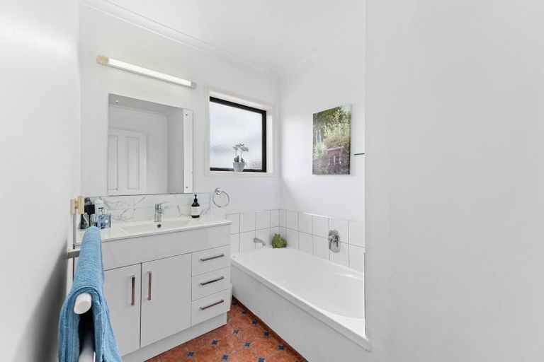 Photo of property in 2/213 Coronation Avenue, Welbourn, New Plymouth, 4310