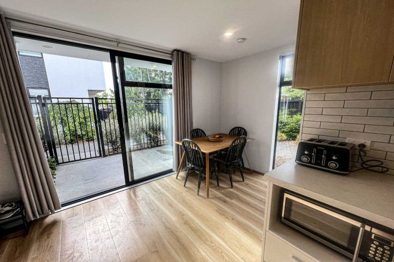 Photo of property in 6/12 New Brighton Road, Shirley, Christchurch, 8061