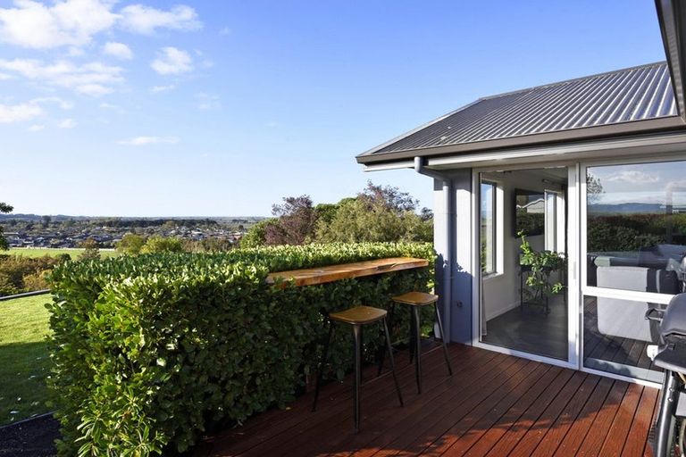 Photo of property in 18 Katania Heights, Brightwater, 7022