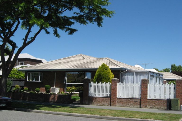 Photo of property in 1/23 Kedleston Drive, Avonhead, Christchurch, 8042