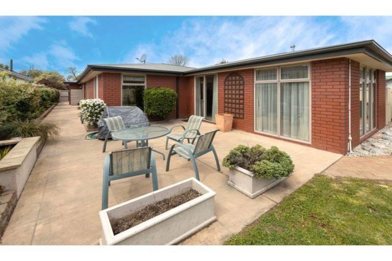 Photo of property in 18 Wayside Avenue, Burnside, Christchurch, 8053