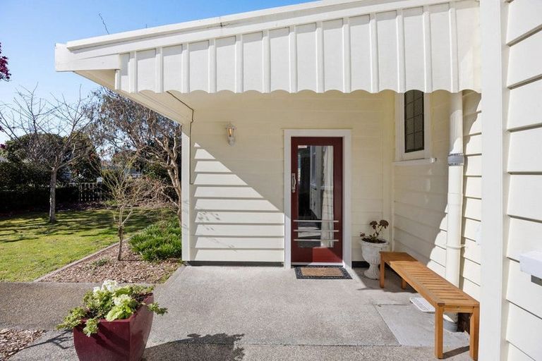 Photo of property in 31 Clare Street, Cambridge, 3434