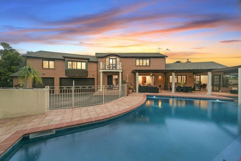 Photo of property in 35 Isobel Road, Greenhithe, Auckland, 0632