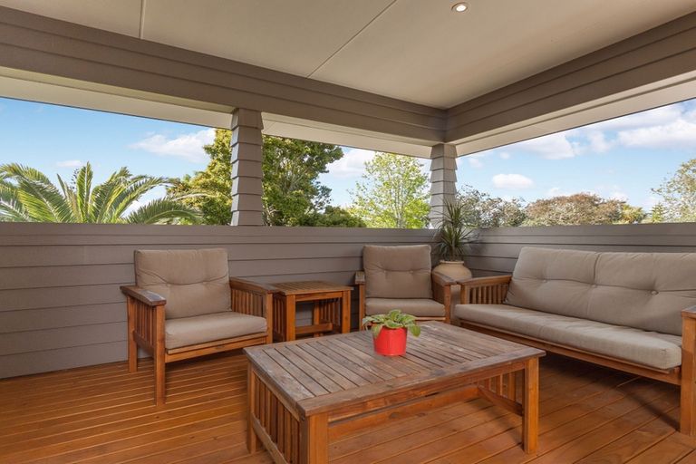 Photo of property in 12a Pendlebury Street, Green Bay, Auckland, 0604