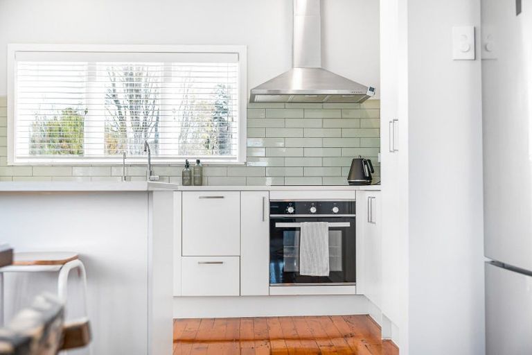 Photo of property in 41 Parker Avenue, New Lynn, Auckland, 0600