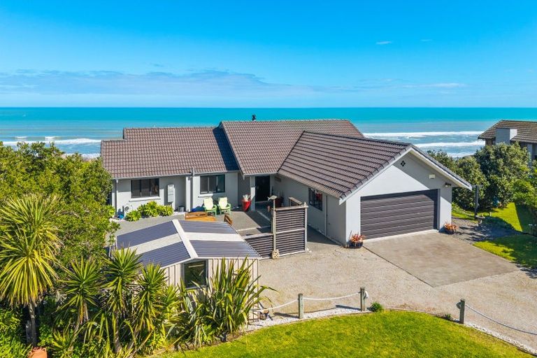 Photo of property in 43 Longbeach Drive, Castlecliff, Whanganui, 4501