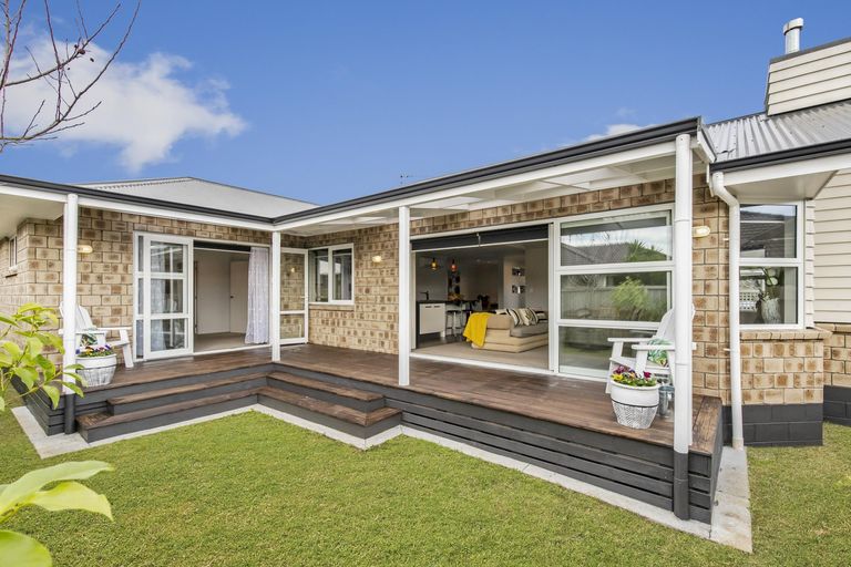 Photo of property in 14 Parsot Place, Pukekohe, 2120