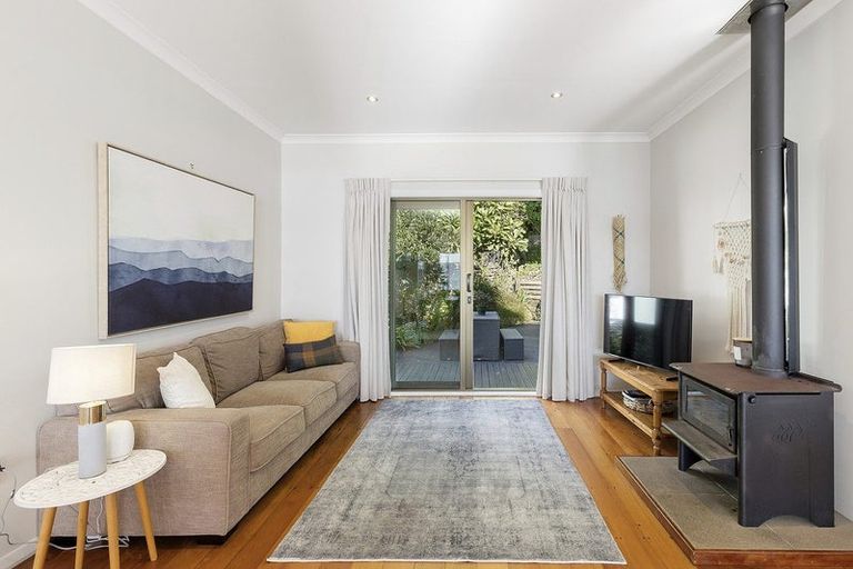 Photo of property in 493 Karaka Bay Road, Karaka Bays, Wellington, 6022