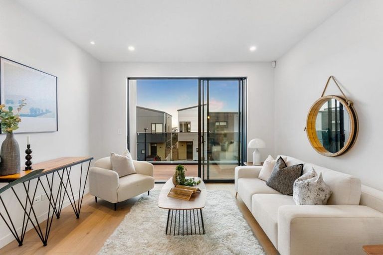 Photo of property in 51 Puihi Crescent, Massey, 0614