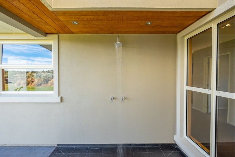 Photo of property in 136 Te Awa Road, Albert Town, Wanaka, 9382