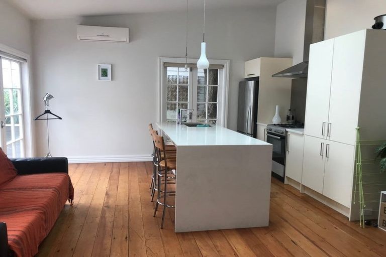 Photo of property in 3 Lipman Street, Mount Victoria, Wellington, 6011