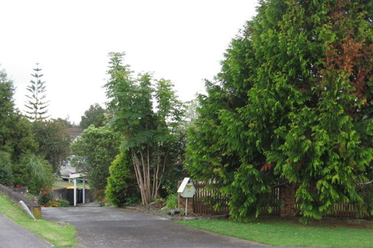 Photo of property in 28 Realm Place, Massey, Auckland, 0614