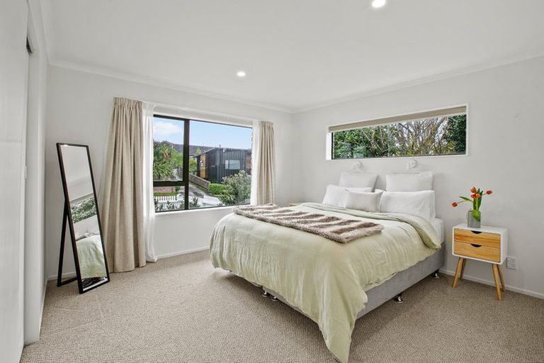 Photo of property in 60 Karina Road, Merrilands, New Plymouth, 4312