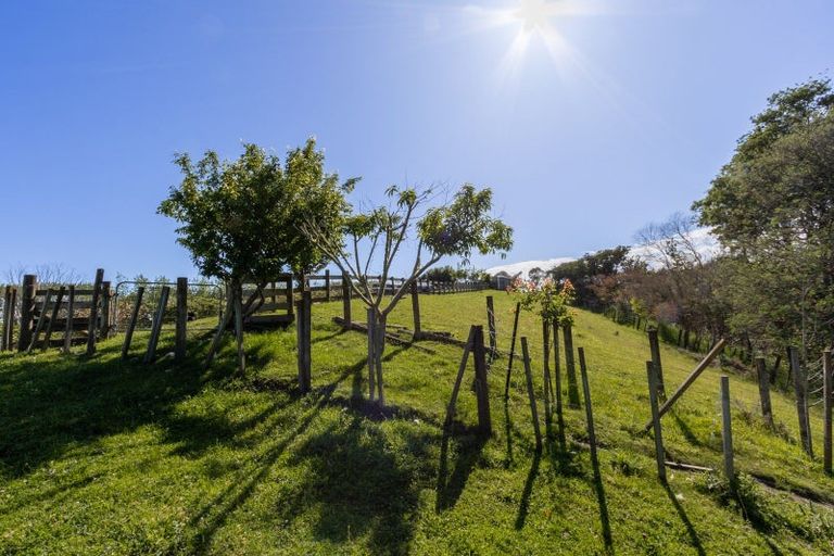 Photo of property in 205 Taylors Road, Otaki, 5583