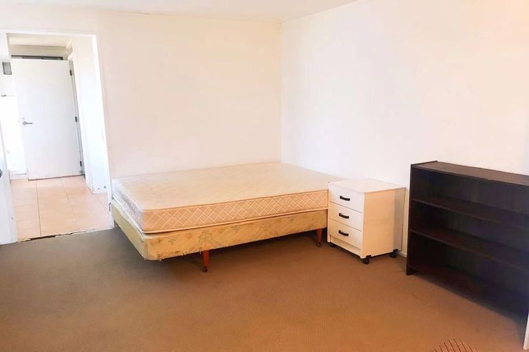 Photo of property in 19 Sunhaven Avenue, Glenfield, Auckland, 0629