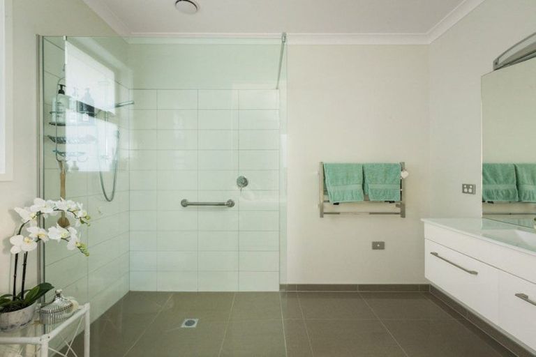 Photo of property in 13 Noble Johnston Drive, Katikati, 3129