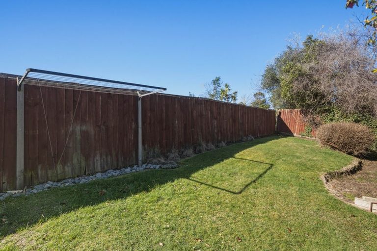 Photo of property in 1/98a Lake Terrace Road, Burwood, Christchurch, 8061