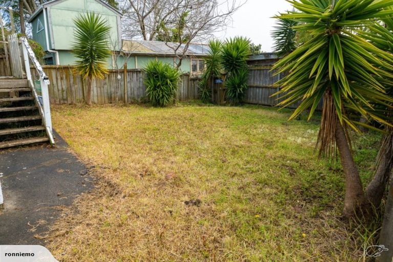 Photo of property in 21 Seabrook Avenue, New Lynn, Auckland, 0600