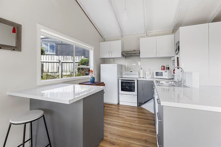 Photo of property in 16b Fernhaven Grove, Newlands, Wellington, 6037
