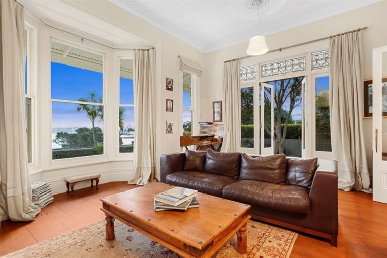 Photo of property in 12 Jubilee Avenue, Devonport, Auckland, 0624