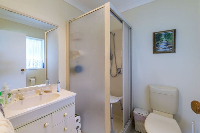 Photo of property in 35 Spackman Crescent, Paraparaumu, 5032