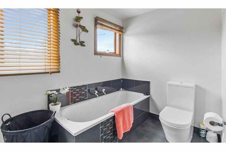 Photo of property in 13 Watlington Place, Watlington, Timaru, 7910