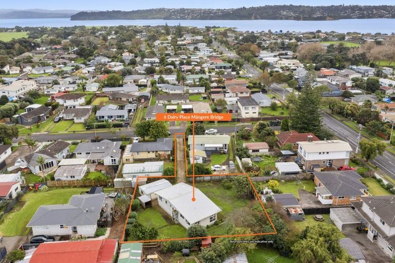 Photo of property in 6 Dalry Place, Mangere Bridge, Auckland, 2022